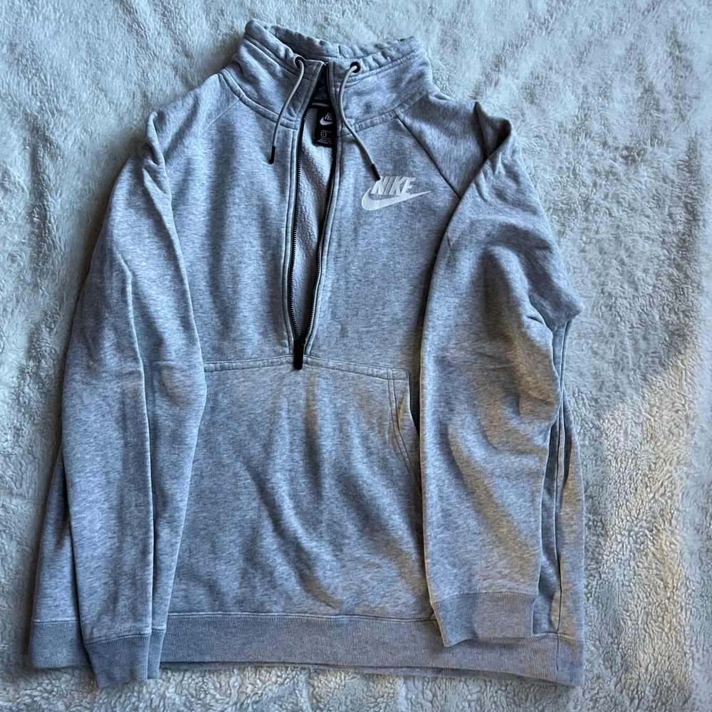 Nike Zip-Up Gray Half-Zip Sweatshirt